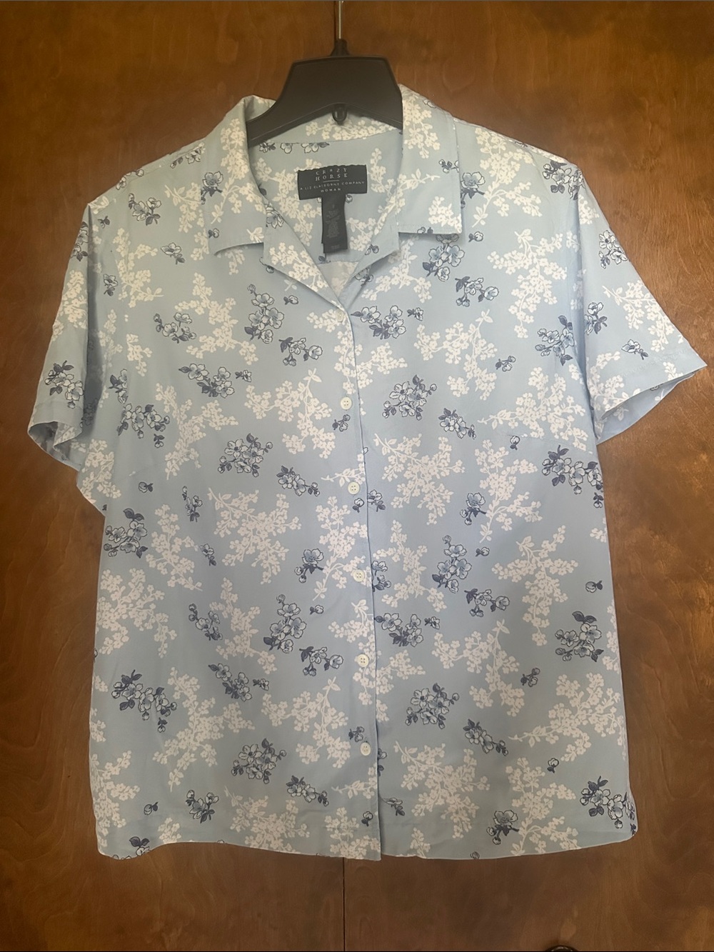 Light Blue Floral Short-Sleeve Collared Button-Down Shirt